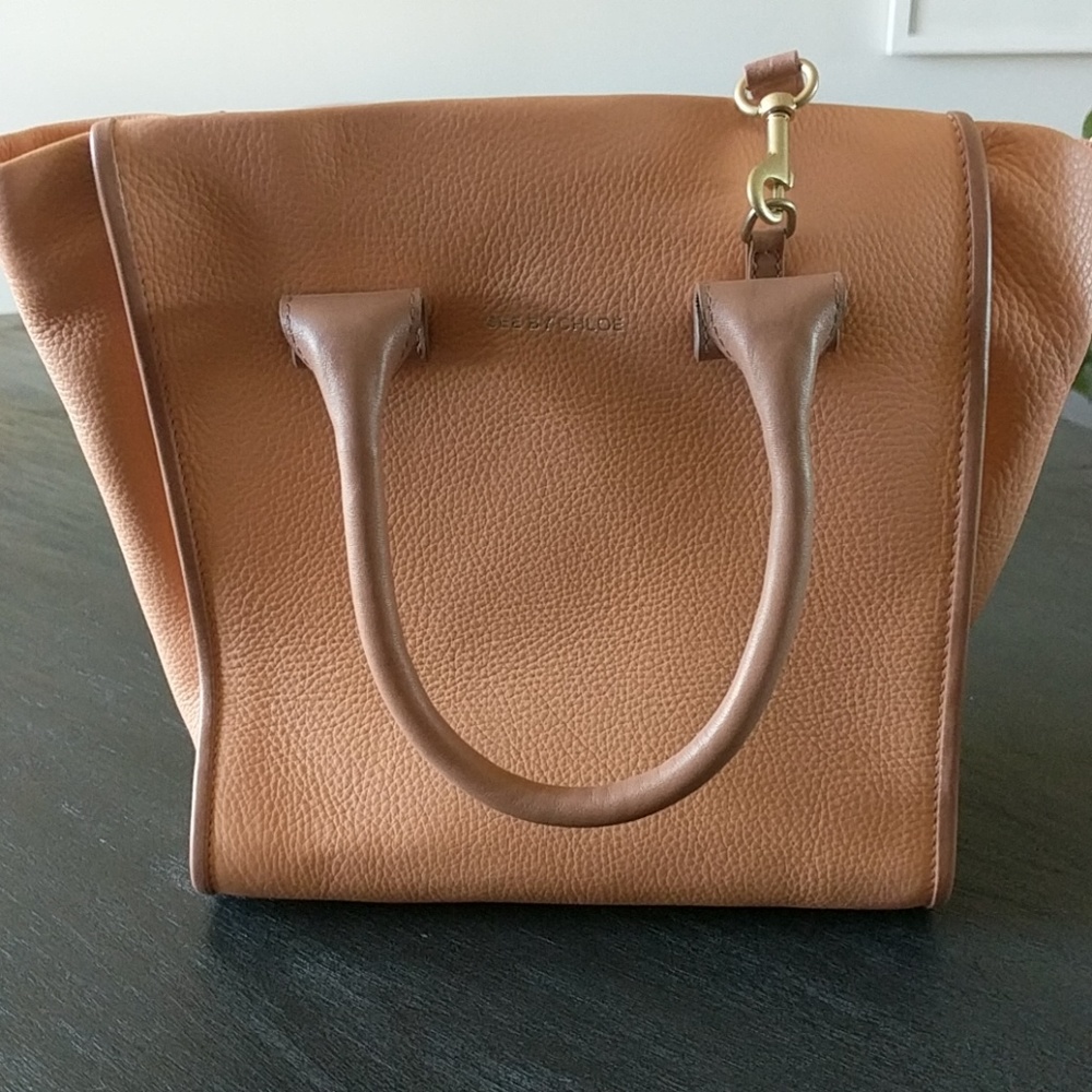 A purse.